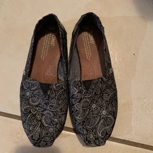 Toms fabrics black and silver shoes